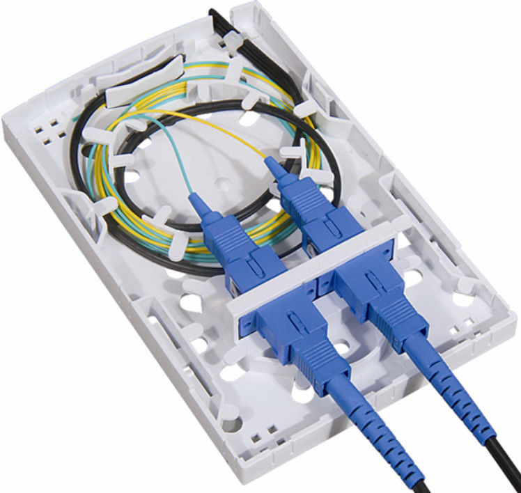 Kotak Pemutusan Serat Optik FTTH 2 Core PC ABS 2 pcs SC Adaptor Indoor Atau Outdoor