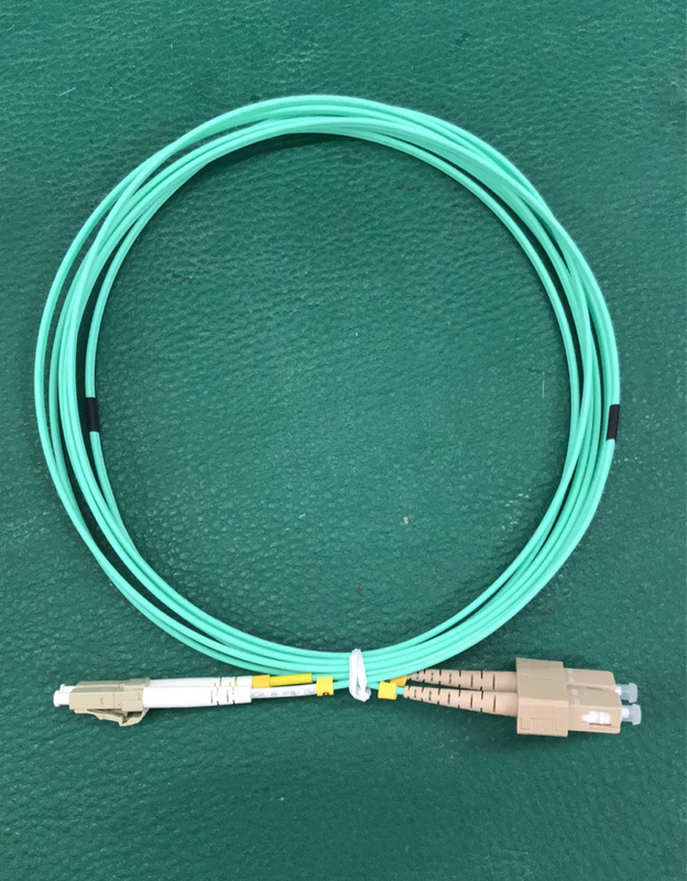 Kabel Patch Fiber Aqua Multimode LC LC Duplex Patch Cord OM3-300 Diameter 2.0mm
