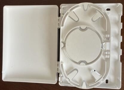 4 Core FTTH Fiber Optic Termination Box Bahan ABS Plastik Dinding Mount