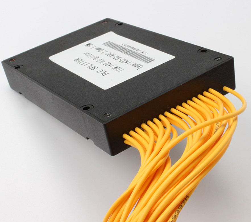 SC APC 1x32 Splitter Fiber Optik Untuk 2.0MM Pigtails 1260nm - 1650nm Panjang Kerja